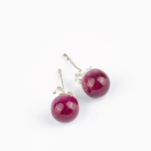 UMIWI_Mangoholzstecker_Schmuck_Accessoires_Handarbeit_fairer_handel_Thailand_mexiko_Indien_Hilfsprojekte_soziale_Organisationen_Handmade_Einzigartig_Individuell_nachhaltig_sustainable_natürliche_materialien_recycelte_Materialien_Mangoholz_silber_recyceltes_Silber_Skill_Center_Chiang_Mai_Ohrstecker_Ohrringe_Perlen