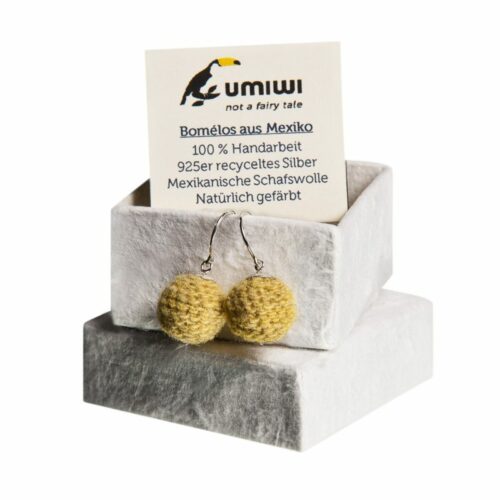 UMIWI_Bomelo_Ohringe_Schmuck_Accessoires_Handarbeit_fairer_handel_Thailand_mexiko_Indien_Hilfsprojekte_soziale_Organisationen_Handmade_Einzigartig_Individuell_nachhaltig_sustainable_natürliche_materialien_recycelte_Materialien_Schafwolle_Wollohringe_Ohrhänger_Kugel_Gehäckelt_Mazahuas_Ureinwohnerfrauen_Frauen_Farben_altes_Silber_Plata_Mangoholz_silber_recyceltes_Silber_Skill_Center_Chiang_Mai_Ohrstecker_Ohrringe_Perlen_Fundación_Renacimiento_Cynthia_Lopez_