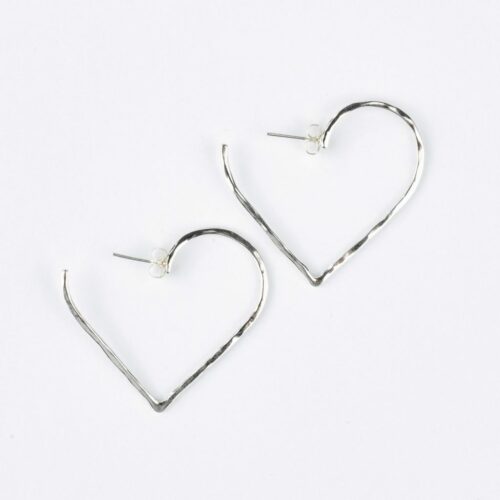 Nachhaltiger Schmuck von Umiwi: Silber Creolen in Herzform